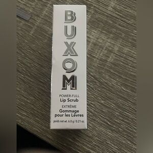 Buxom Silver & White Power-Full Lip Scrub Packaging